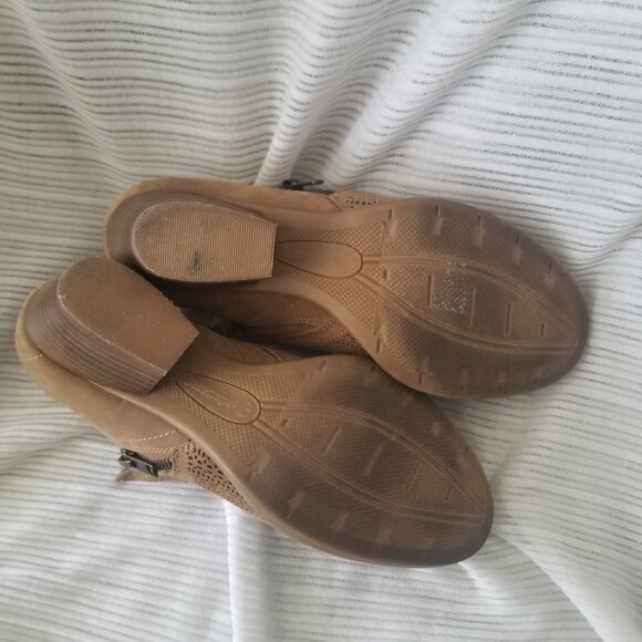 Baretraps 6.5M Rianne Ankle Bootie Cognac Tan Perforated Textile Stacked Heel 2" - Picture 7 of 7